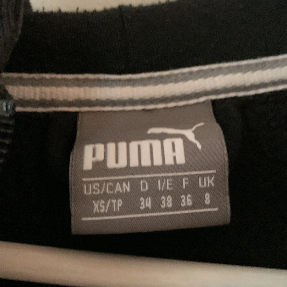 Fin svart Puma kofta - 91