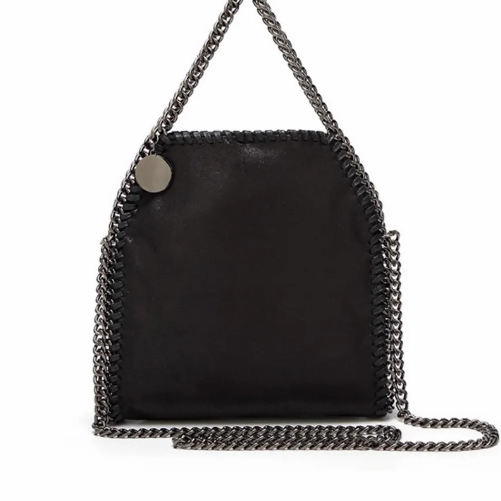 Oanvänd stella mc caetney liknande väska i den lilla modellen!💕🌈💗💓 köp direkt för 600kr. Väskor.