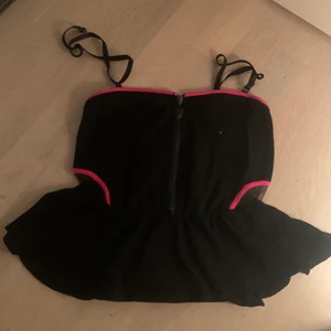 Någon teöja - Säljer dessa tröja jag aldrig har användt och kommer aldrig använda den!! 