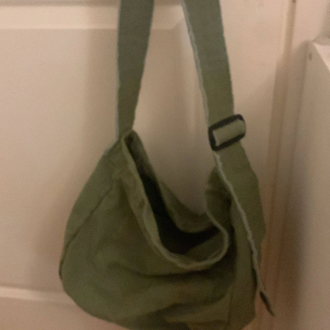 sage grön väska - 90