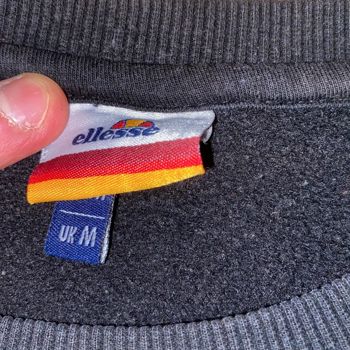 Svart Ellesse sweater storlek M - 91