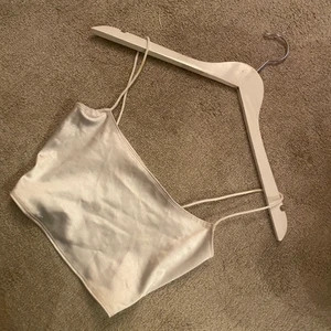 Linne  - Vitt linne i satin? Från Nelly💗 60+frakt