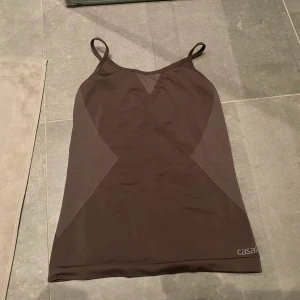 Casall träningslinne - Helt nytt! Strl S. Brunt färg. 