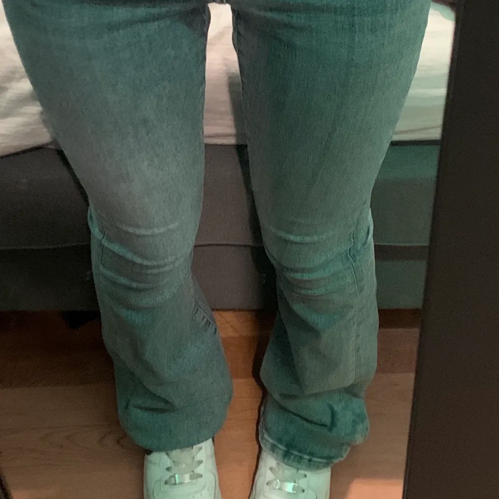 Ett par jeans jag köpt second hand. Inget fel på byxorna utan dem kommer bara inte till användning         Köparen står för frakt. Jeans & Byxor.