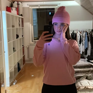 Ralph Lauren sweater  - OBS! Denna är S slim fit modell för män egentligen men jag har haft den som mysig oversize tröja ☺️ 