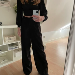 Kostymbyxor - Superfina kostymbyxor som tyvärr blivit för stora för mig. Storlek 36, 250kr inkl frakt 