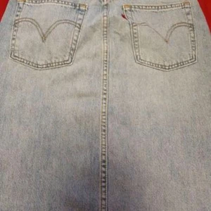 Helt ny, oanvänd kjol levi's str 27 - Helt ny, oanvänd, levi's, str 27. Pris kan diskuteras