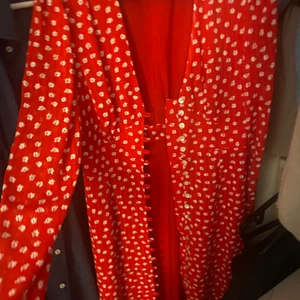 Adoore Paris 36 - Hej! Säljer denna. Endast använd vid ett tillfälle. Således nyskick. Inköpt för 1395 kr. 