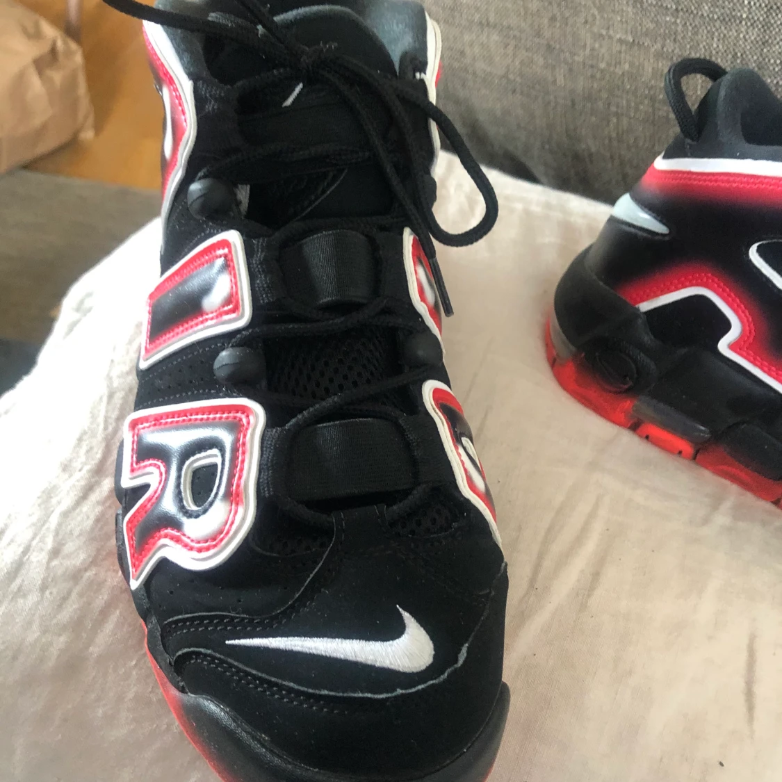 Nike air more uptempo