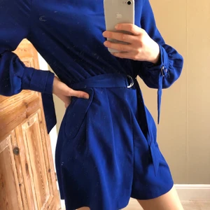Jumpsuit  - Blå jumpsuit i fint skick!🤗