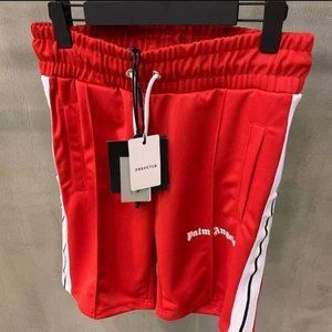 Palm Angels shorts - Palm Angels shorts, finns inte många kvar. Finns Bara i storlekarna small,medium och XXL. 
