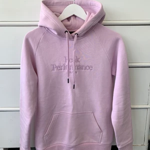 Peak performance - Super fin peak hoddie! Aldrig använd