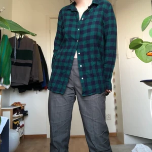Flanellskjorta  - Grön flanelltröja💚. Kommer inte längre till någon användning och säljer därför. Bra skick! 