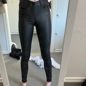 Skinnbyxor - jättefina skinnbyxor i storlek xxs, NYPRIS: 299😊