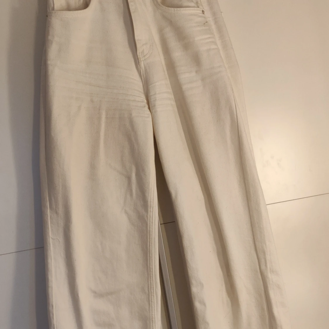 Vita jeans med raka ben - 91