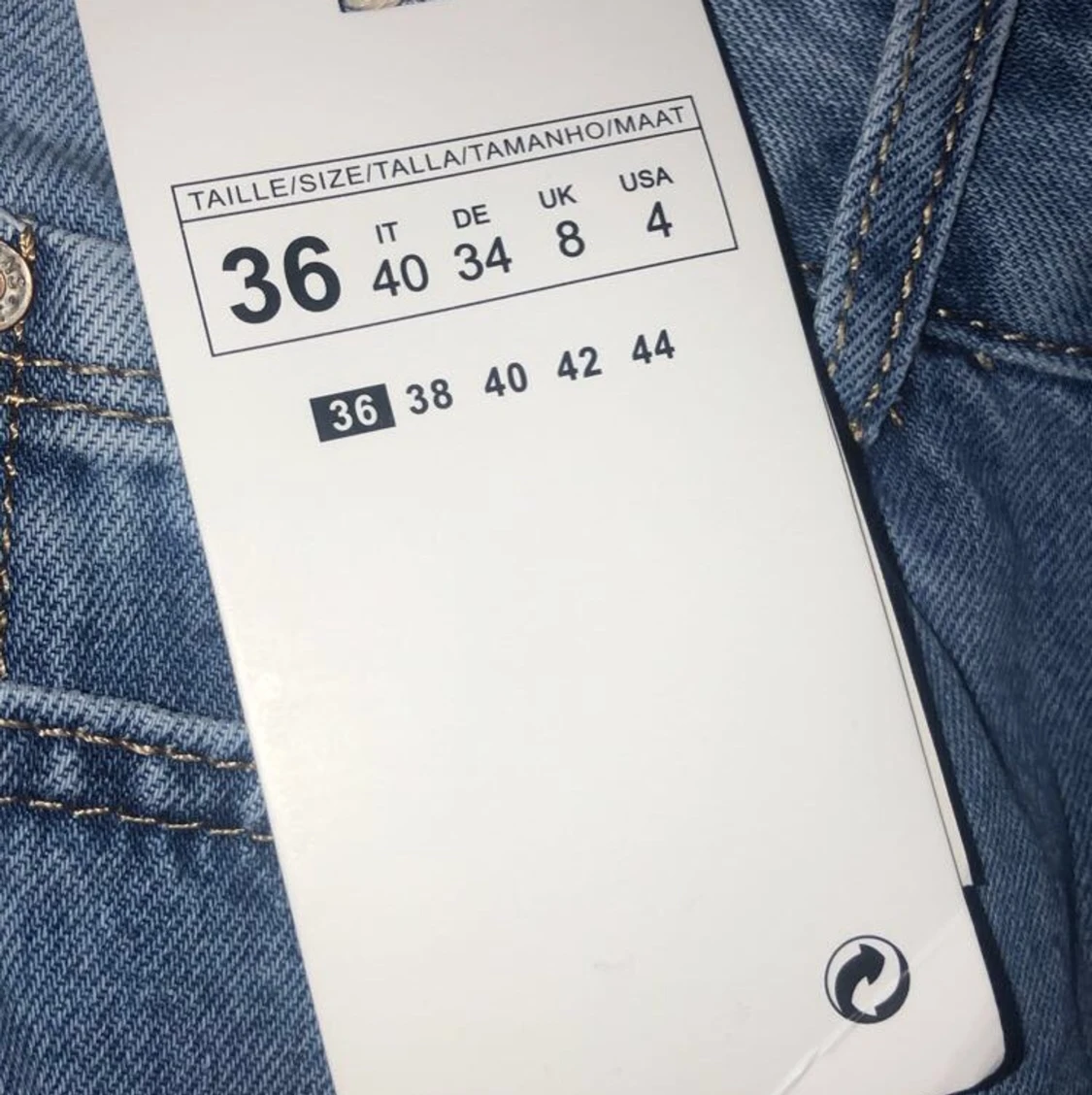 Högmidjade slitna jeans - 91