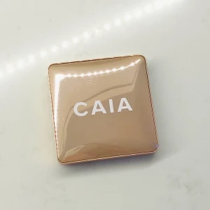 CAIA Highlighter Sydney - CAIA Highlighter, Sydney Skick: Använd fåtal gånger Nypris 325 kr  Pris: 150 kr