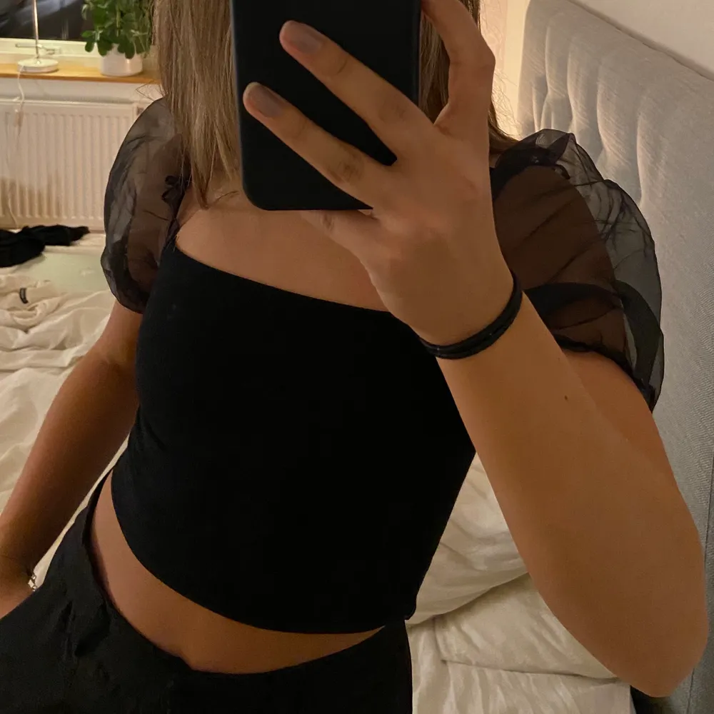 Festlig topp från ASOS. Köparen står för frakt!. Yläosat.