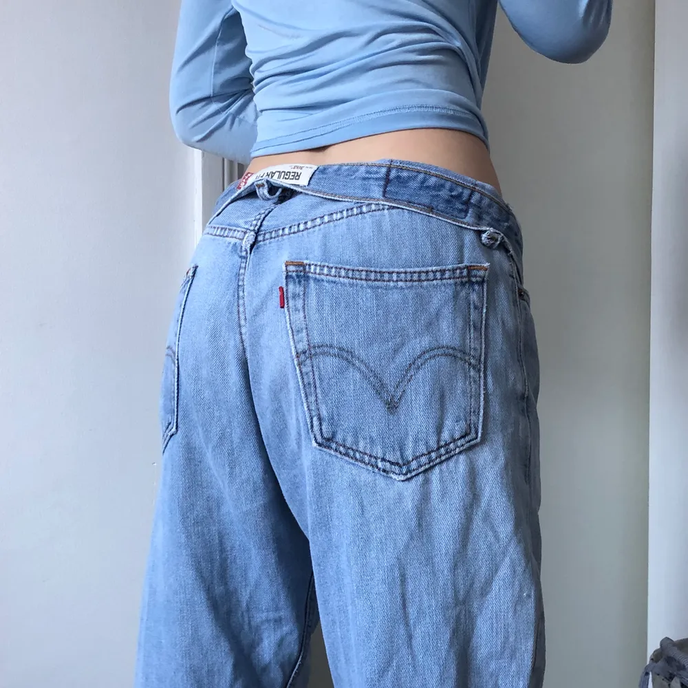 Levis jeansen bättre bilder. LÄGSTA BUD 170. Jeans & Byxor.