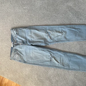 Jeans mango  - Säljer mina jeans från mango då dom inte kommer till användning 