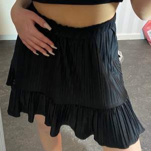 Jättefin kjol från Zara i storlek M, säljer då den blivit för stor❤️