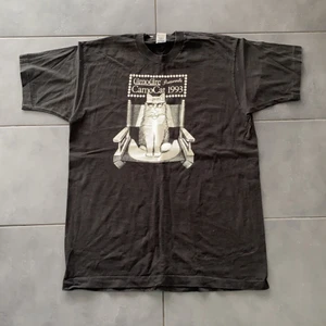 Vintage tee - Strl XL! Passar typ en M om man vill ha den lite oversized. Fråga om mått vid intresse 