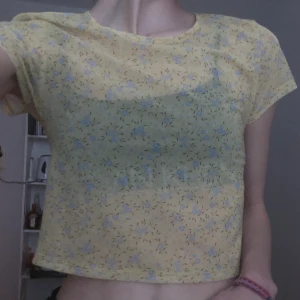 Floral mesh tee - Cute floral mest top