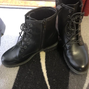 Anna Flied - Använd en gång, väldig skick, stl 36