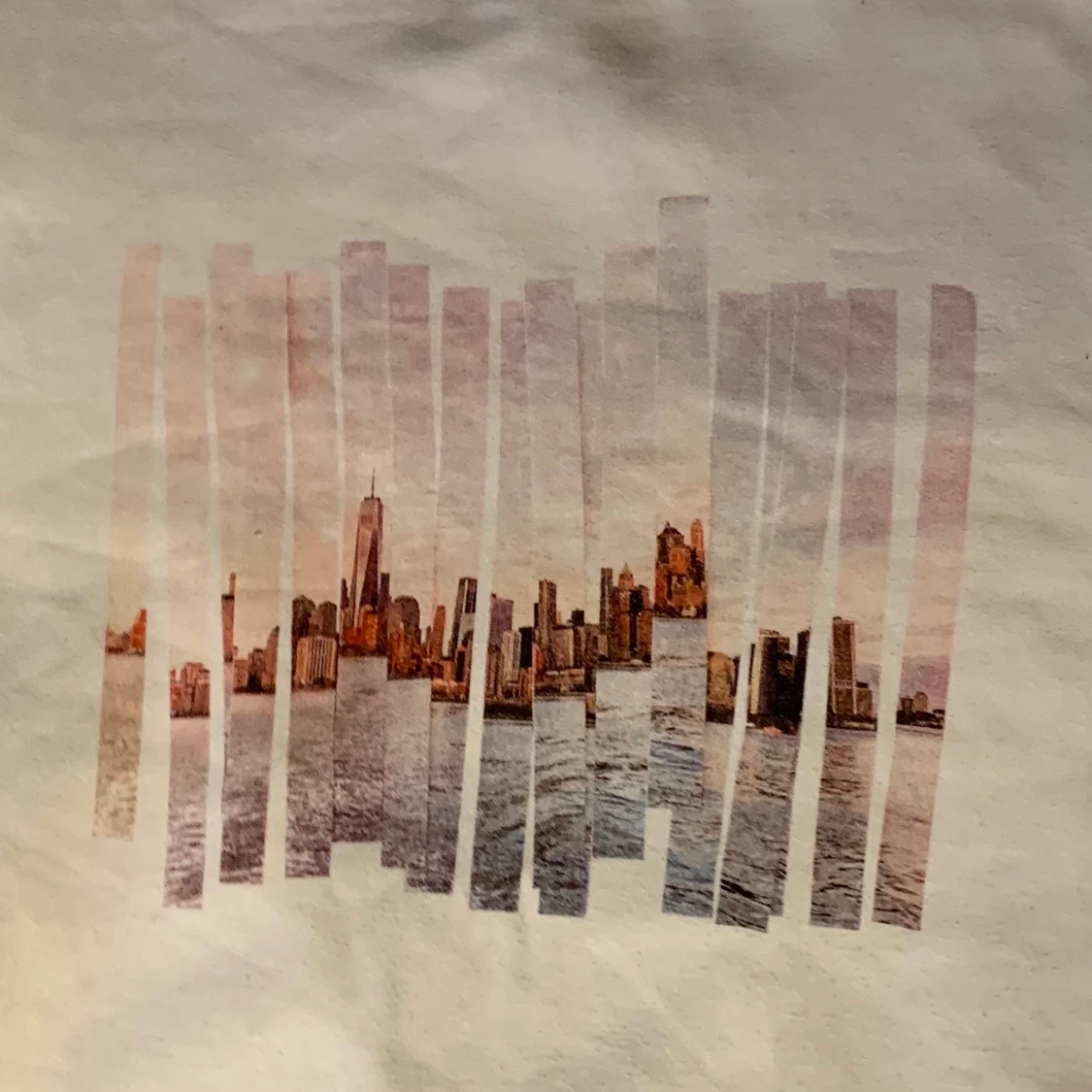 Vit sweatshirt med stadavbilning - 90