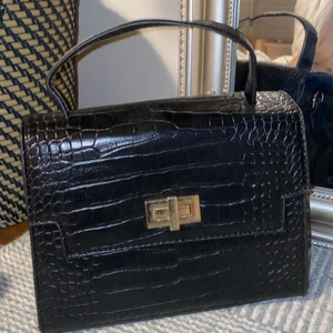 Jättefin krokodil väska - 🖤Väska i nyskick! 