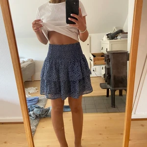 Leopard kjol - Säljer denna populära leopard kjolen ifrån Kappahl, den är i nyskick!