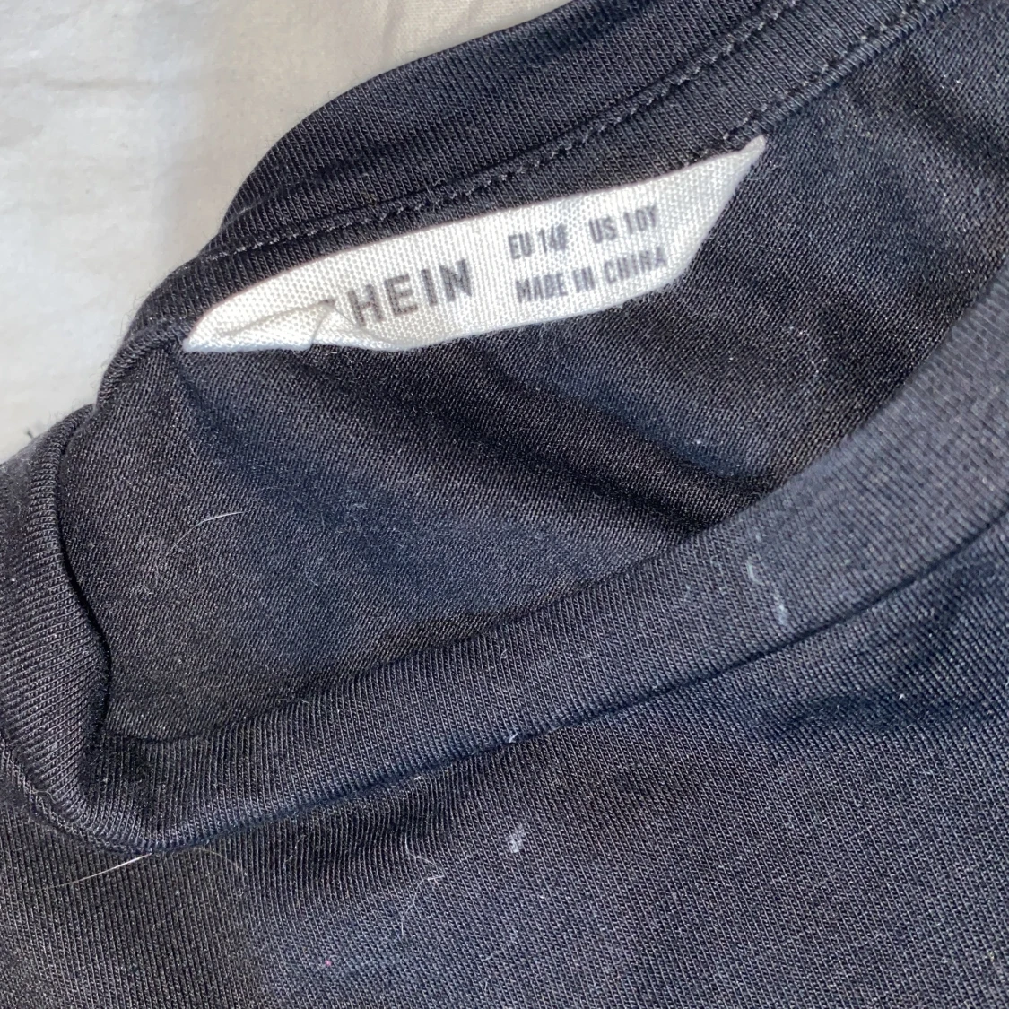 En svart magtröja från shein i strl 140! - 91