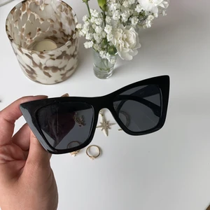 Solglasögon perfekt skick! - Använda 1 gång. Perfekt skick! 