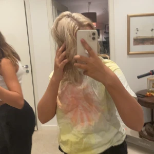 t-shirt  - jätte fin t-shirt med olika färger💞80 + frakt 