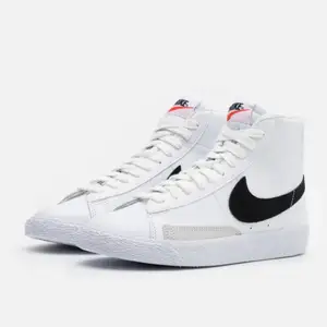 Nike blazers high top i storlek 36, tyvärr för stora för mig ): köpta på zalando. Kan skicka fler bilder som jag tagit vid intresse! Pris kan diskuteras