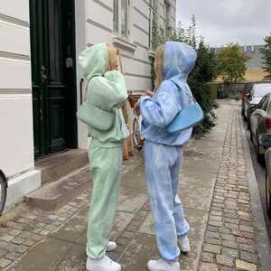 Barbara Kristoffersen x Rosemunde - Jag säljer detta otroligt fina himmels blåa mjukisset från Rosenunde som ej går att få tag i längre. Det är otroligt skönt men kommer ej till användning för mig. Stl XS, köp direkt för 200kr