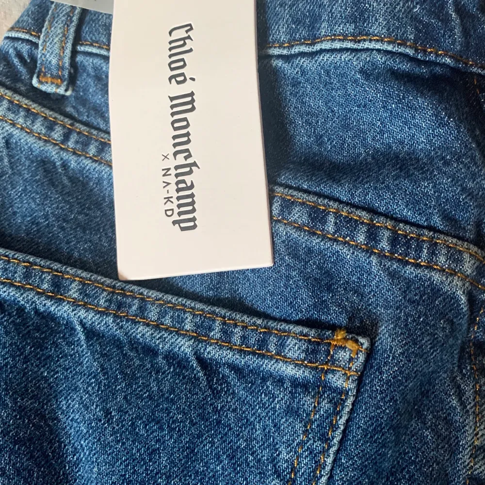 Super snygga jeans som tyvärr är för stora aldrig använda och prislapp kvar (lånade bilder). Jeans & Byxor.