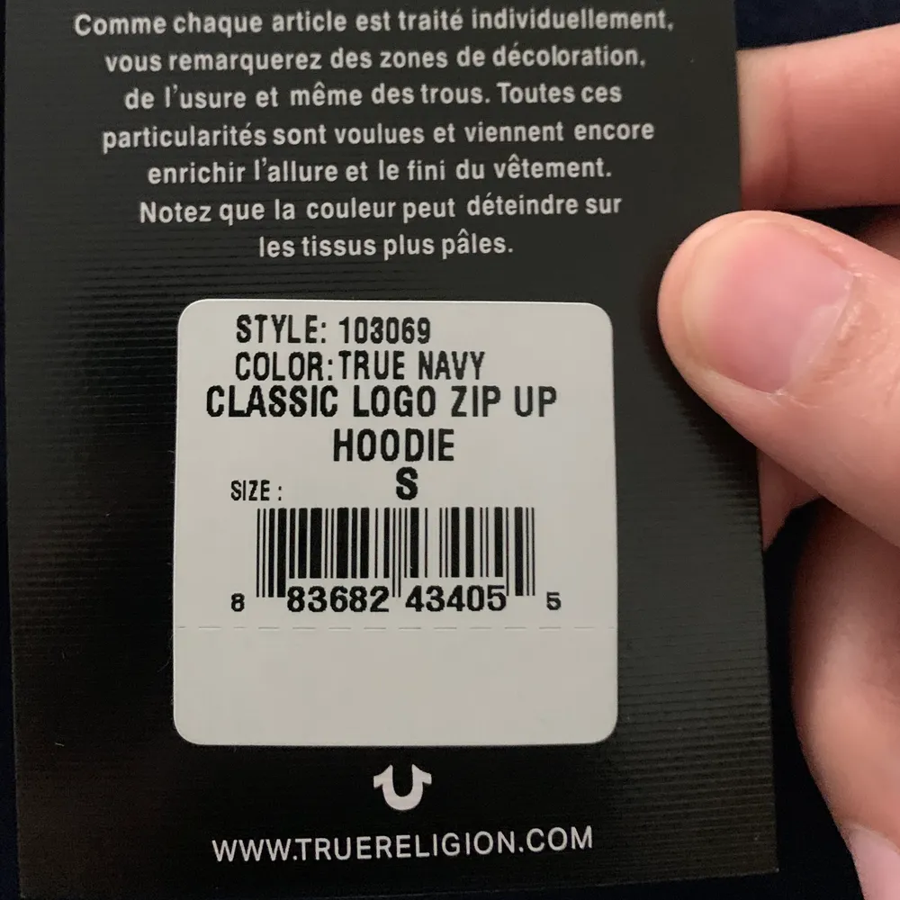 True religion zip hoodie i ny skick::) köpt för ca 1k5 på deras webbsida, pris kan alltid diskutera! Köp direkt för 999 🥲😊. Hoodies.
