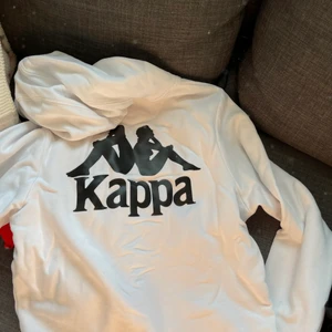 hoodie - hoodie från kappa, fint skick. köparen står för frakt och priset kan diskuteras