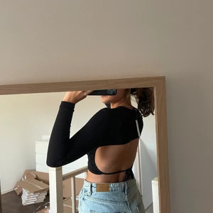 Topp från Nelly med öppen rygg - Superfin helt oanvänd topp från Nelly med öppen rygg i storlek S. Säljer för 150kr💘💘