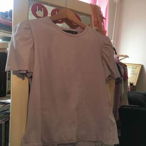 pastell lila tröja från lager 157. Storlek L