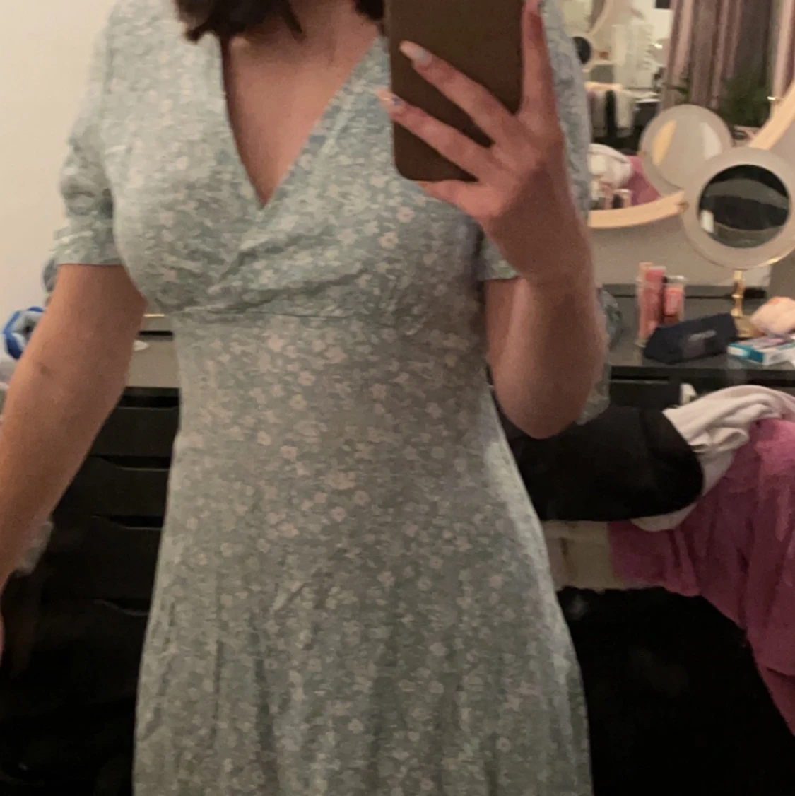 Grön blommig klänning 