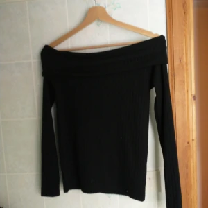 Offshoulder shirt - Nästa ny offshoulder shirt