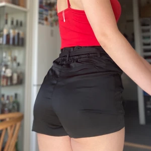 Fashionnova shorts - Shorts från fashionnova, för små för mig, strl S 