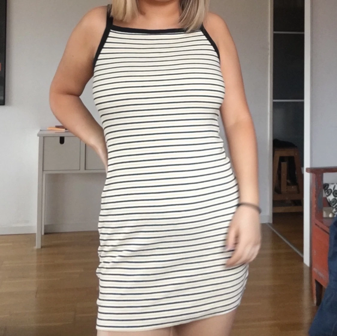 Snygg färgglad kortklänning! 