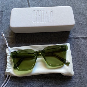 Chimi 004 kiwi - Säljer mina riktigt snygga chimieyewear solglasögon i modellen 004. Färgen kiwi. Perfekta för sommaren som är påväg och i riktigt bra skick, nypris 1000kr mitt pris 400kr!