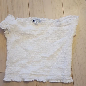 Topp  - GUESS  Vit TOP storlek XS