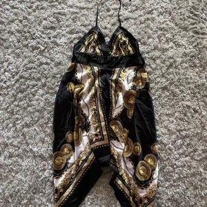 KLÄNNING S STORLEK 50 SEK - DRESS S SIZE 50 SEK