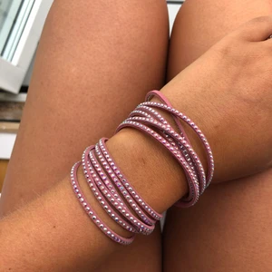 Touchstone Crystal by Swarowski bracelet - Jättefint rosa Swarovski armband, aldrig andvänt och i perfekt skick. En perfekt detalj till outfiten och skimrar så fint i solljuset ☀️ priset kan förhandlas vid intresse 🤍🤗