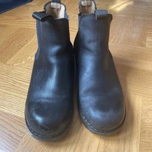 Johnny Bulls - Använda skor, men ändå väldigt fina då kvantiteten är bra :)